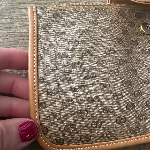 Gucci Beige Monogram Clutch with Red and Green Accent - Picture 6 of 8